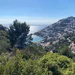 Familiale Piscine Privee Et Magnifique Vue Villa *